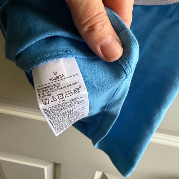 Old Navy Blue Cropped Tank with White Trim size M. Unlined. Sold out online - Picture 7 of 10